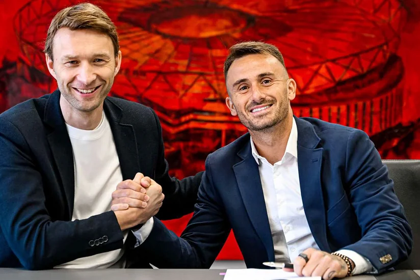 Bayer 04 yeni futbolçu transfer edib