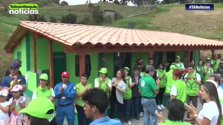 15-year old boy helping save six lives in Chapecoense tragedy rewarded