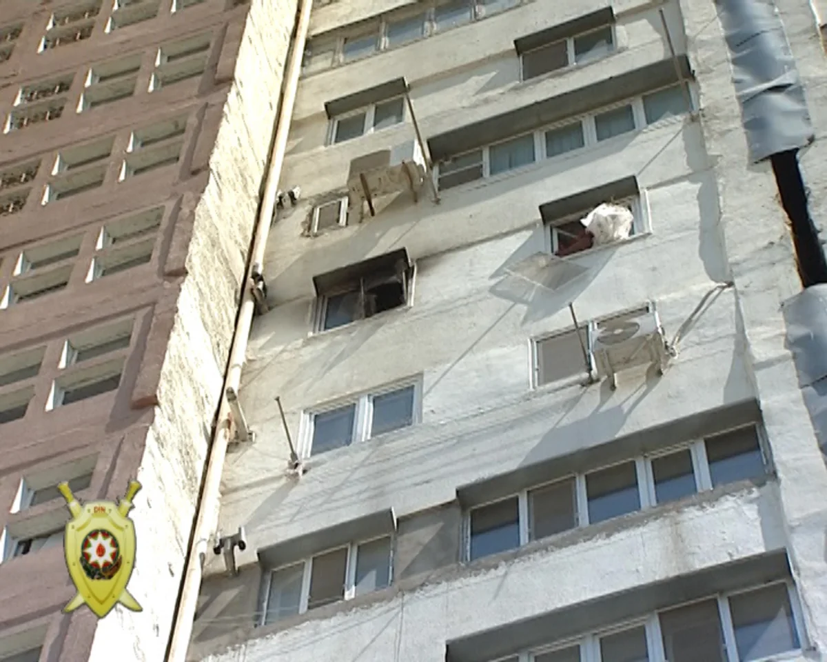 Sumqayıtda polis yanğın zamanı ana və azyaşlı övladının həyatını xilas edib