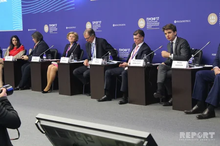 Путин посвятил свою речь на ПМЭФ развитию информационных технологий