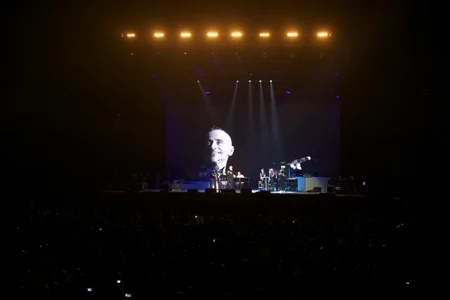 İtalyan müğənni Eros Ramazzotti Bakıda ilk dəfə konsert verib