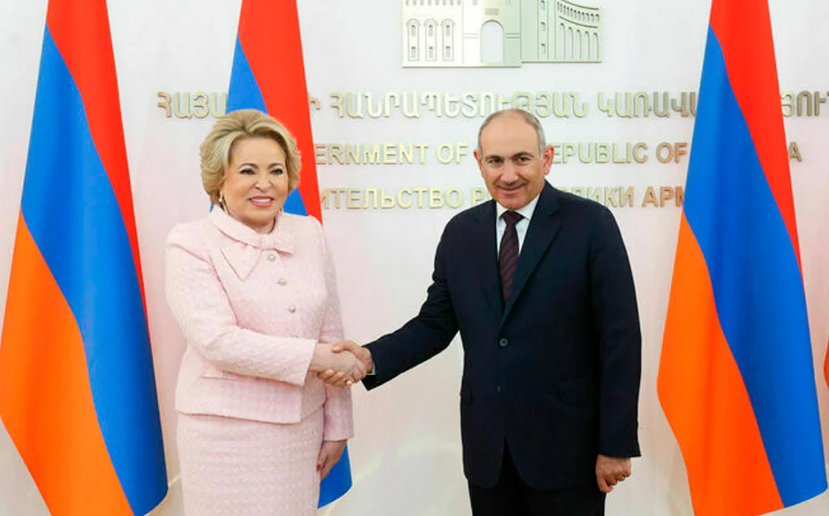Matviyenko İrəvanda Paşinyanla görüşüb