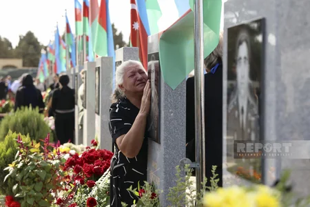 İkinci Fəxri xiyabanda Vətən müharibəsinin ildönümü ilə əlaqədar anım mərasimi başlayıb -YENİLƏNİB