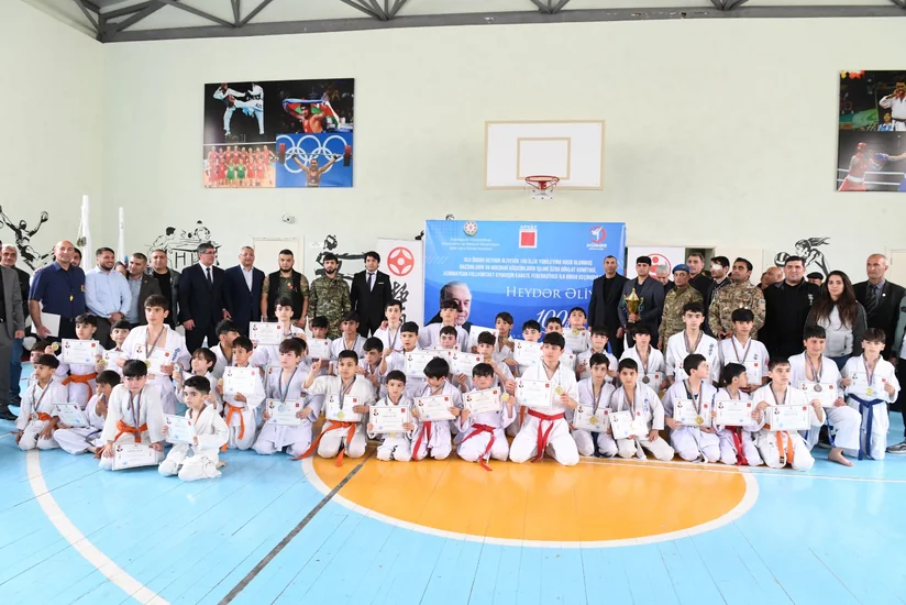 Məcburi köçkün məktəblilər arasında Ulu Öndərin 100 illiyinə həsr olunmuş turnir keçirilib