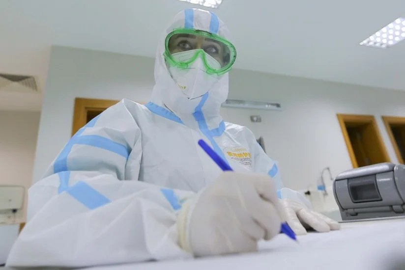 COVID-19 xəstələrinə xidmət göstərən tibb işçilərinin maaşlarına əlavənin verilmə müddəti uzadılıb