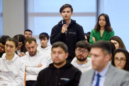 SOCAR-ın prezidenti Gənc İstedadlar Proqramına seçilmiş gənclərlə görüşüb