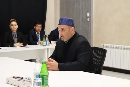 Dini Komitənin sədri Şamaxıda vətəndaşları qəbul edib