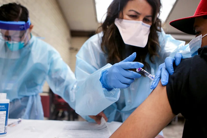 ÜST rəhbəri ölkələri koronavirusa qarşı peyvəndi davam etdirməyə çağırıb