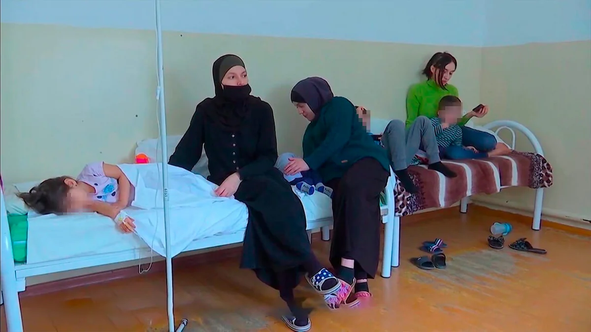 В Махачкале госпитализированы с отравлением 22 ребенка и двое взрослых