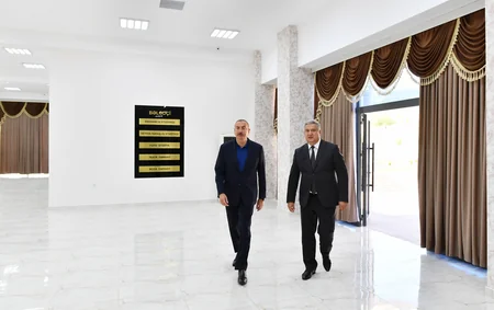 İlham Əliyev Ağsuda Gənc Sənətkarlar Mərkəzinin və Dövlət Rəmzləri Muzeyinin açılışında iştirak edib - YENİLƏNİB