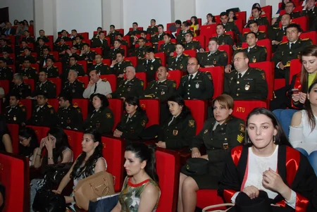 Azərbaycan tibb universitetinin məzunları Hippokrat andı içiblər