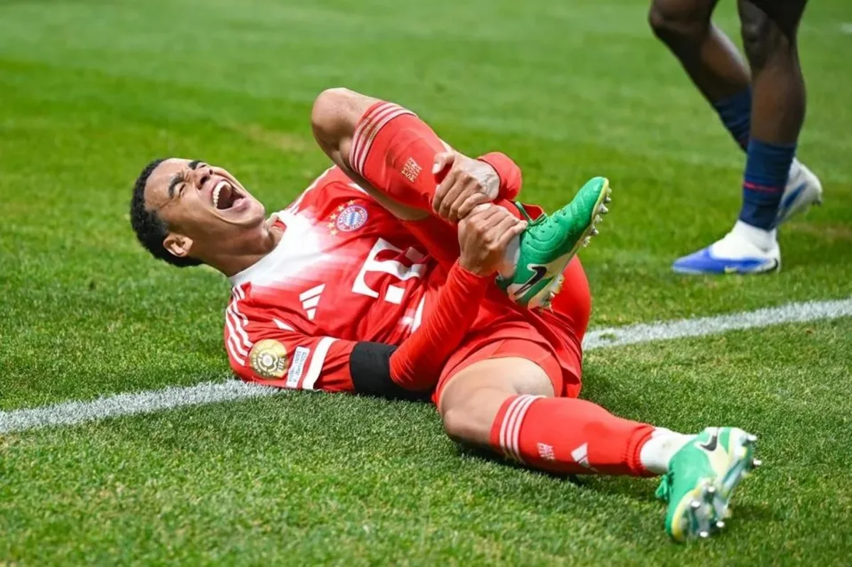 Bild: Игрок Баварии Мусиала может пропустить до пяти месяцев