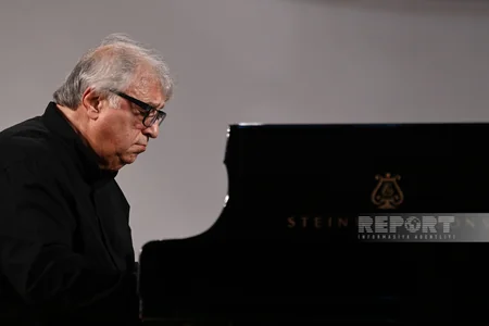 Fərhad Bədəlbəylinin ifasında konsert proqramı təşkil olunub