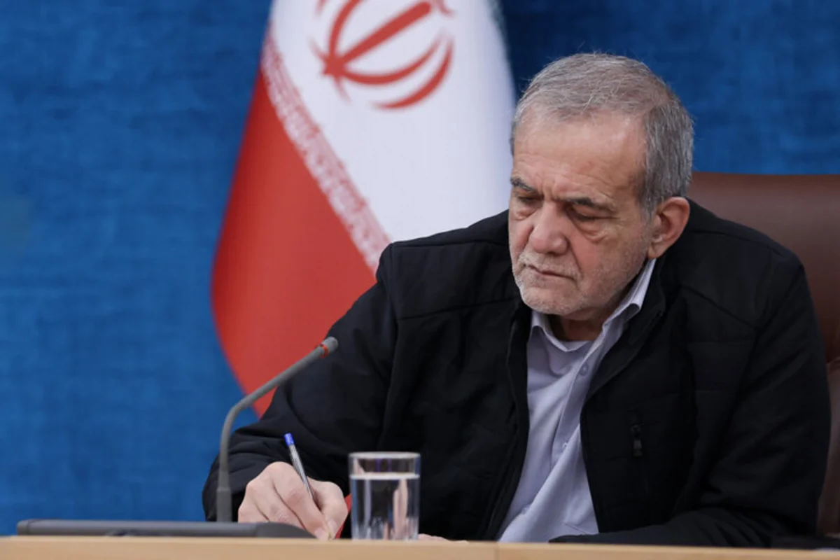 Iranian president sacks deputy over luxury tour of Antarctica