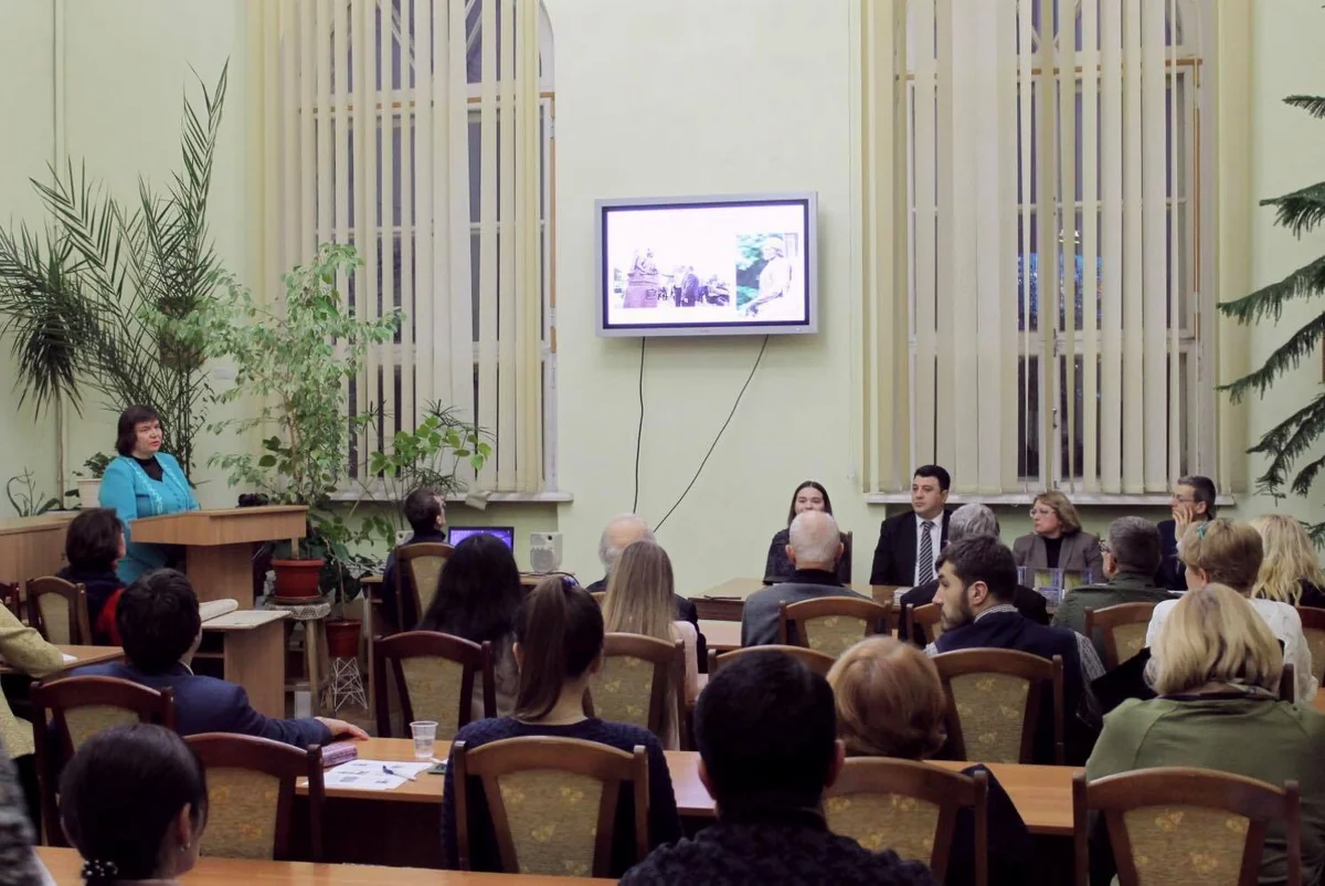 В Киеве презентовали литературное исследование, посвященное азербайджанскому поэту Насими
