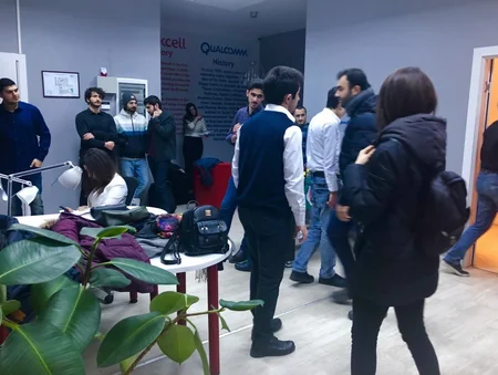 “Bakcell” növbəti 5 startap layihəsinə dəstək verir
