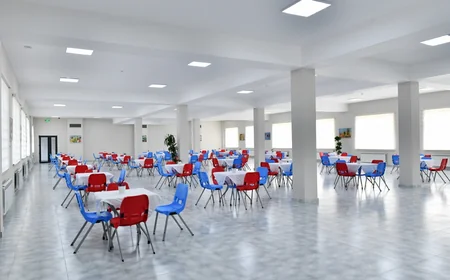 Prezident Bakıda yeni inşa edilən məktəb kompleksində yaradılan şəraitlə tanış olub