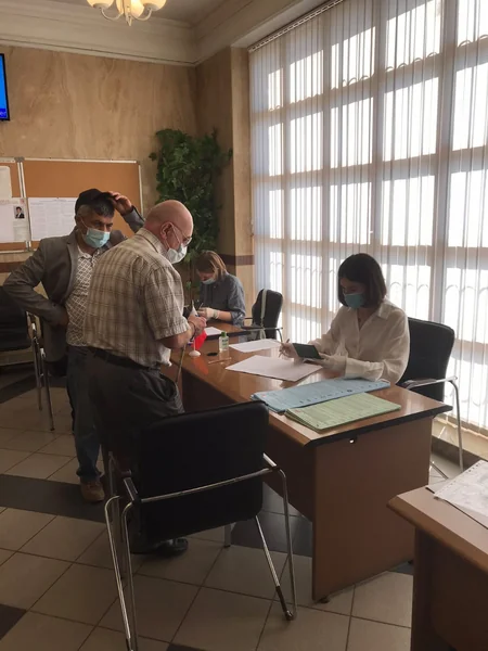 Проживающие в Азербайджане россияне голосуют на выборах в Госдуму