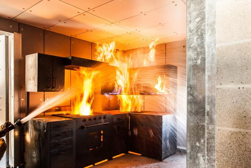 Qobu park yaşayış kompleksində yanğın olub, 50 nəfər təxliyə edilib