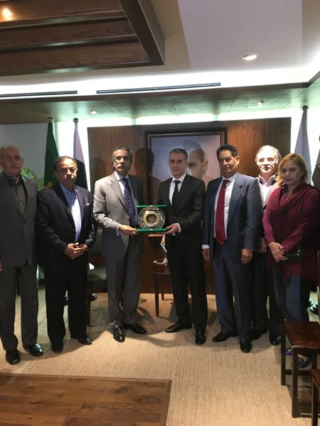 Azərbaycan səfiri Pakistan baş nazirinin xarici işlər üzrə məsləhətçisi ilə görüşüb