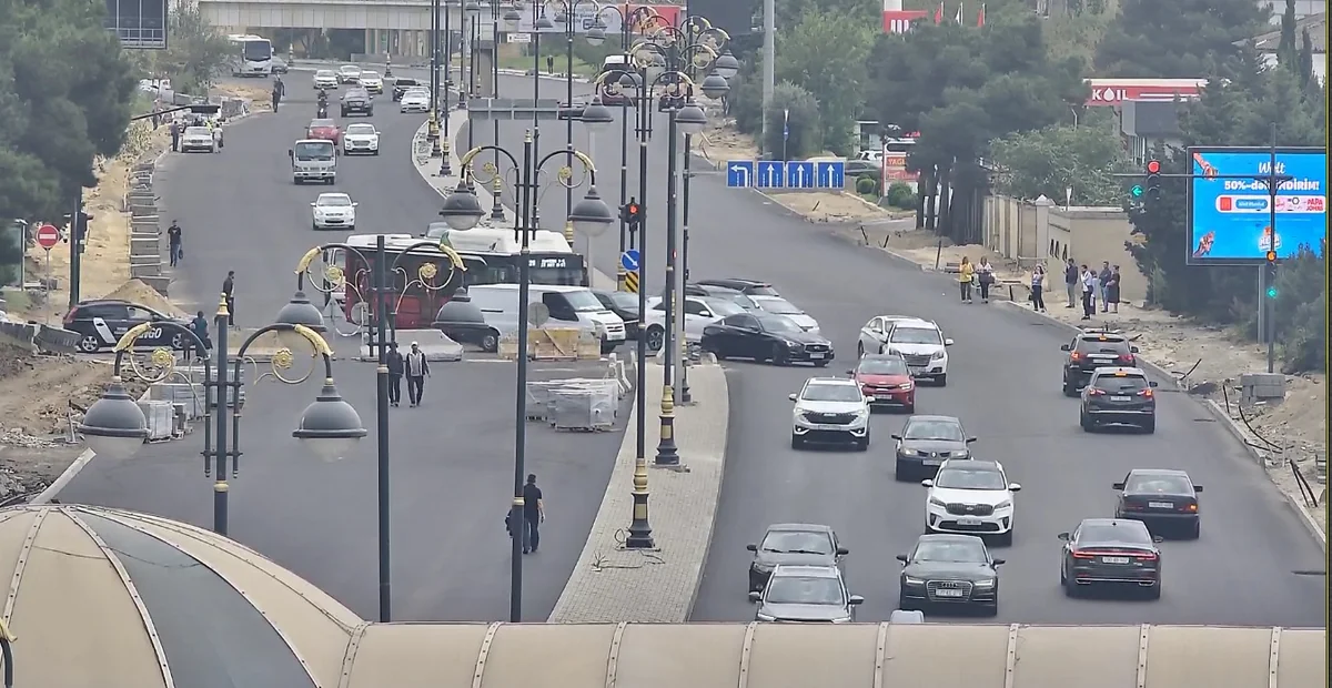 8 Noyabr prospektində avtomobillərin hərəkətinə qoyulan məhdudiyyət qismən aradan qaldırılıb