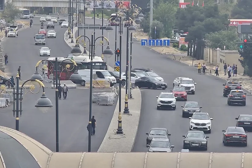 На проспекте 8 Ноября ограничение на движение транспорта частично снято