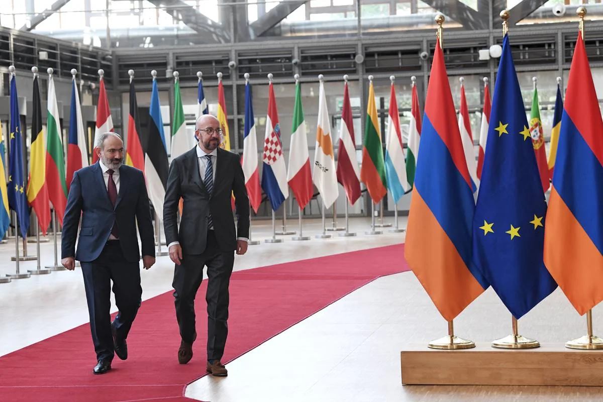 Charles Michel, Nikol Pashinyan talk over phone