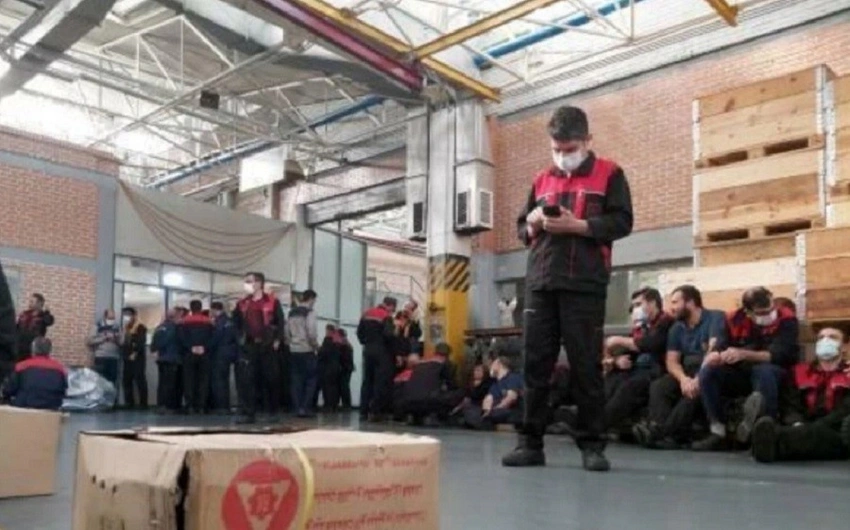 Təbriz Traktorquraşdırma Zavodunun fəhlələri tətil keçirir