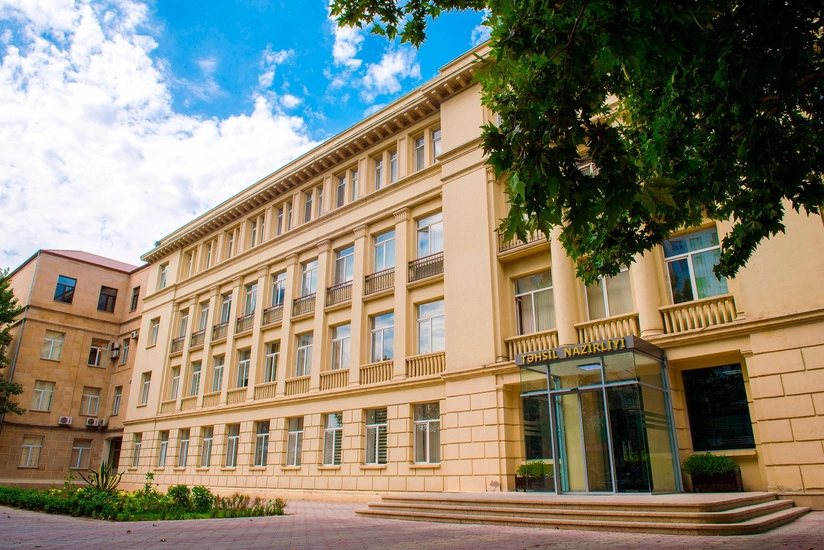Nazirlik: 9 kollec yenidən qurulub, onlardan 8-i universitetlərin nəzdinə verilib