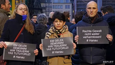 Almaniyada minlərlə insan irqçi terroru lənətlədi - FOTO