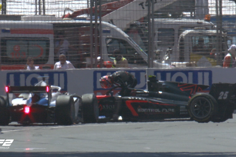 Формула 2: Два пилота остановили борьбу в основной гонке