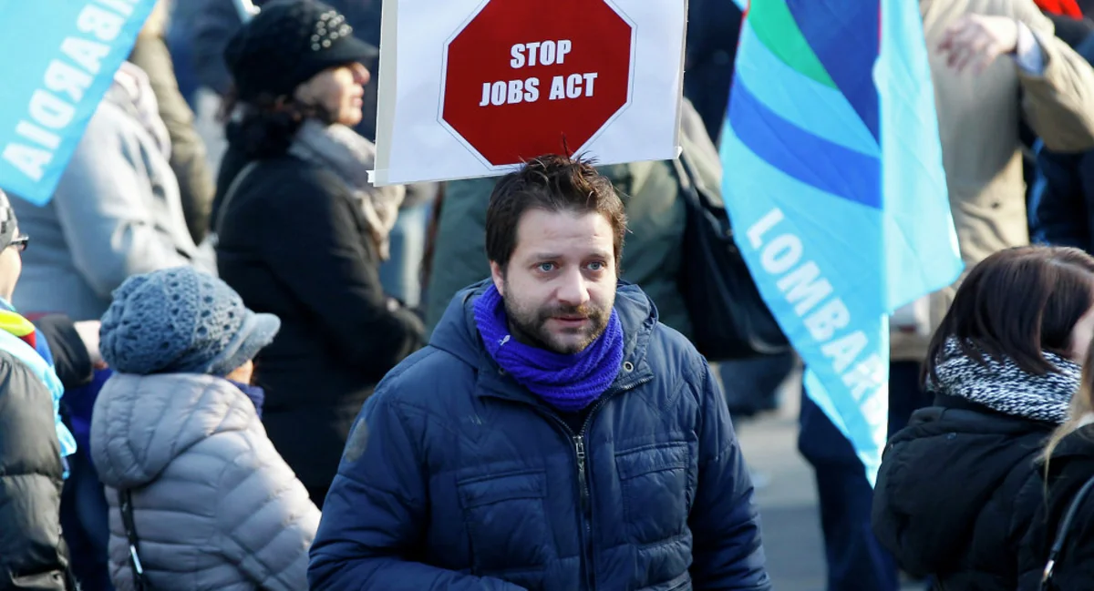 Milan Protesters Clash With Police During Rally Against Easing Labor Rules