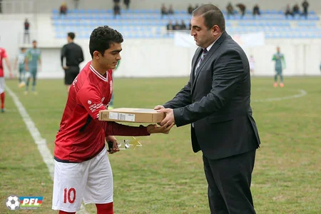 PFL və Şəmkirin icra başçısı sentyabrın ən yaxşı qolunun müəllifini mükafatlandırıb