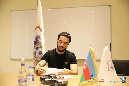 Карабах продлил контракты с еще двумя игроками