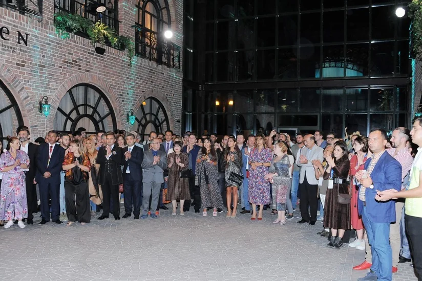 Leyla Əliyeva və Arzu Əliyeva Nəsimi festivalının qaliblərinin mükafatlandırılması mərasimlərində iştirak ediblər