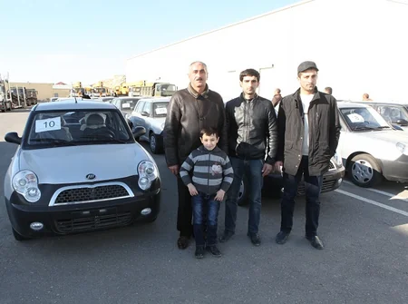 Azərbaycanda müharibə əlillərinə avtomobil paylandı - FOTOLAR