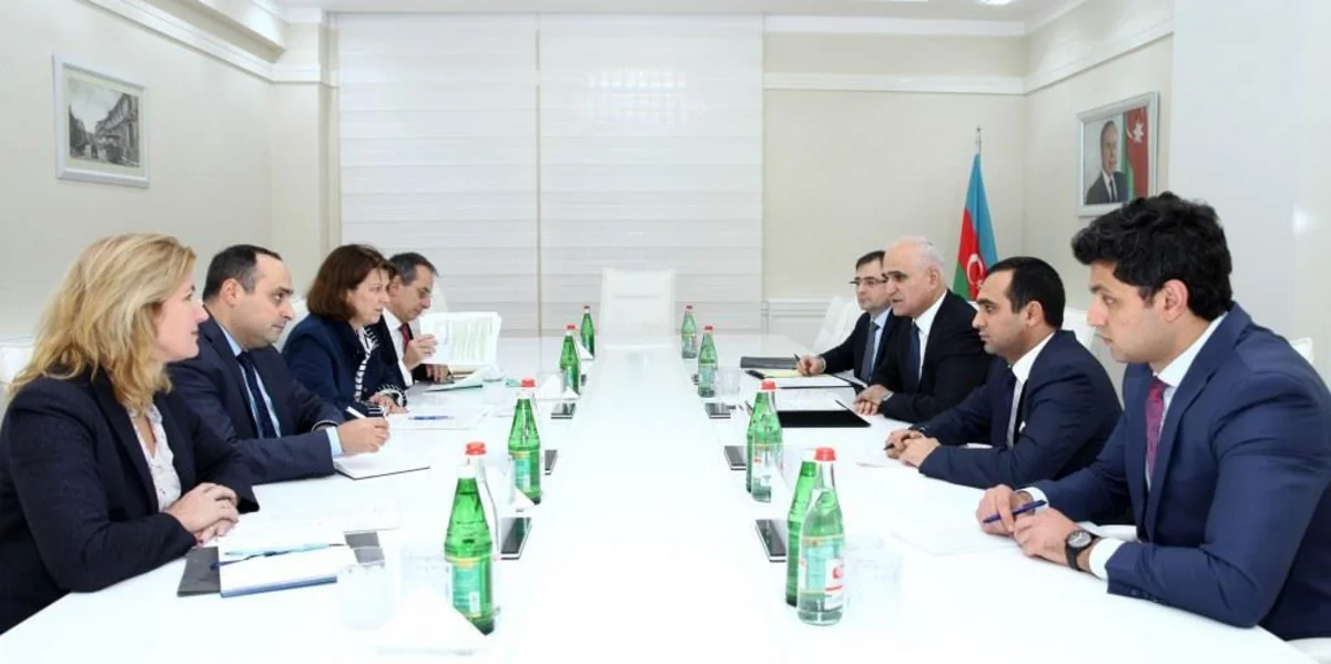 İqtisadiyyat naziri EBRD-nin vitse-prezidenti ilə görüşüb
