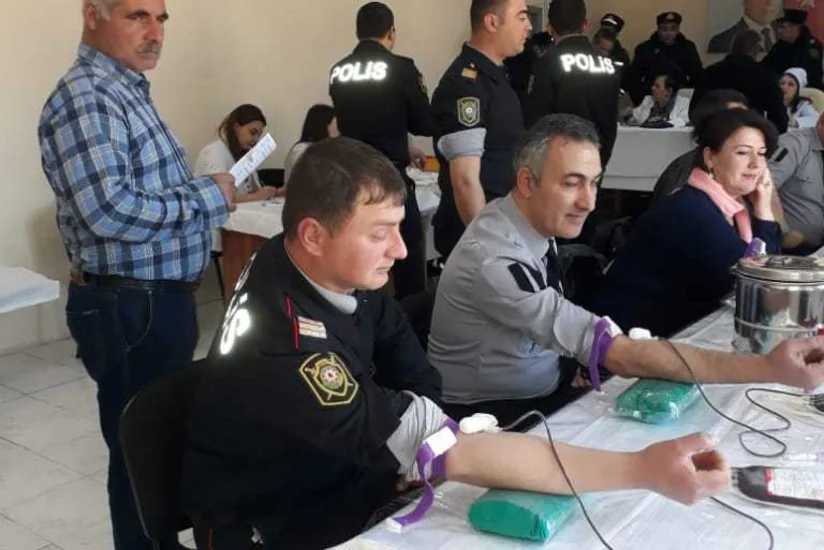 Qaxda polislər qanvermə aksiyasında iştirak ediblər