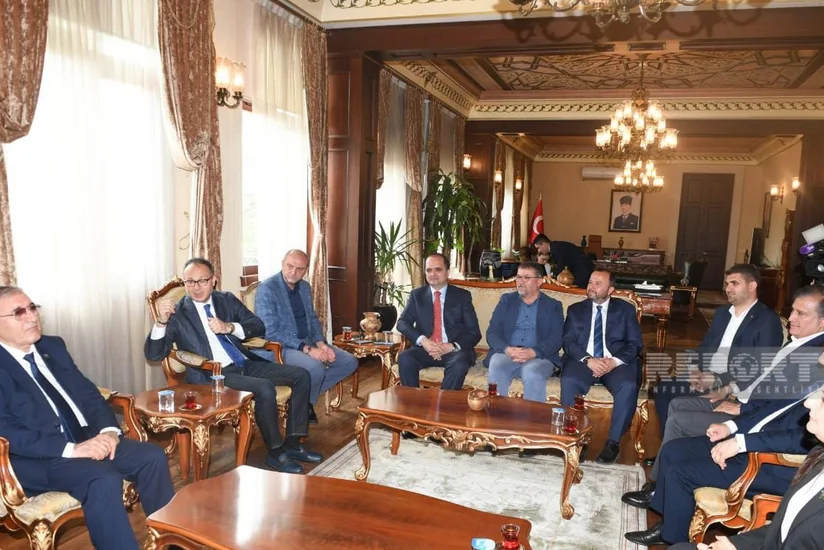 YAP nümayəndə heyəti Antalya valisi ilə görüşüb