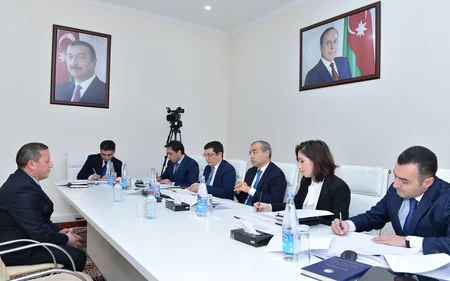 Vergilər naziri Şirvanda vətəndaşları qəbul edib