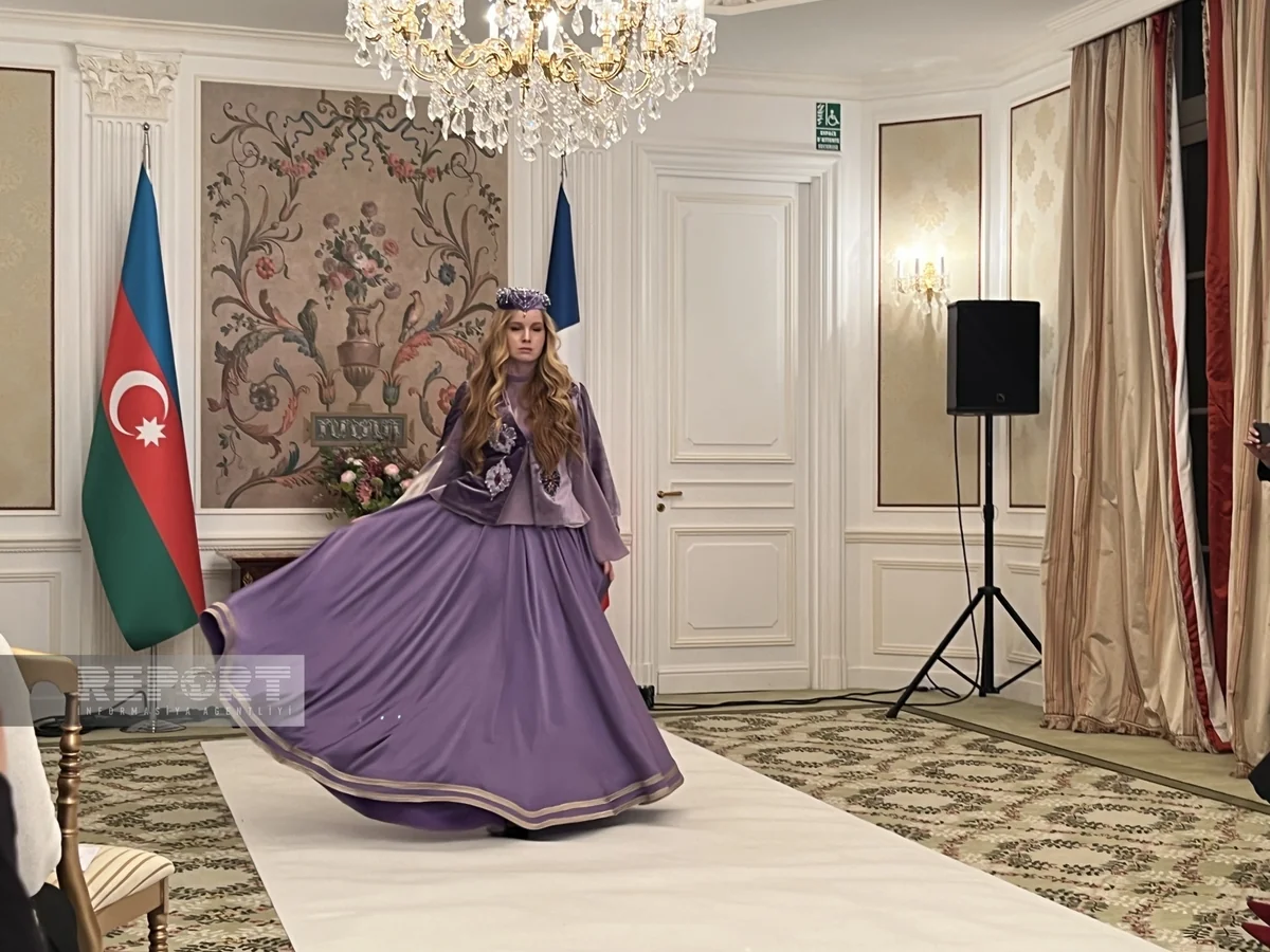 Parisdə Qarabağın milli geyimləri nümayiş olunub