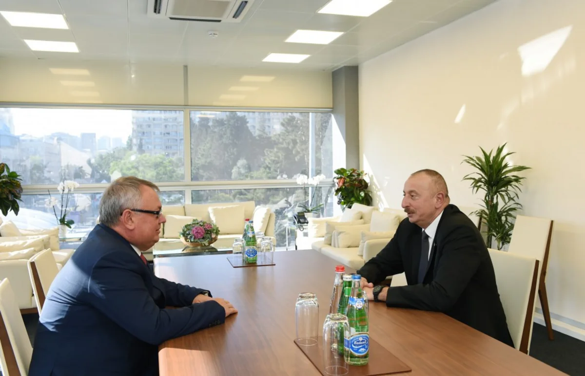 Президент Ильхам Алиев принял президента, председателя правления Банка ВТБ