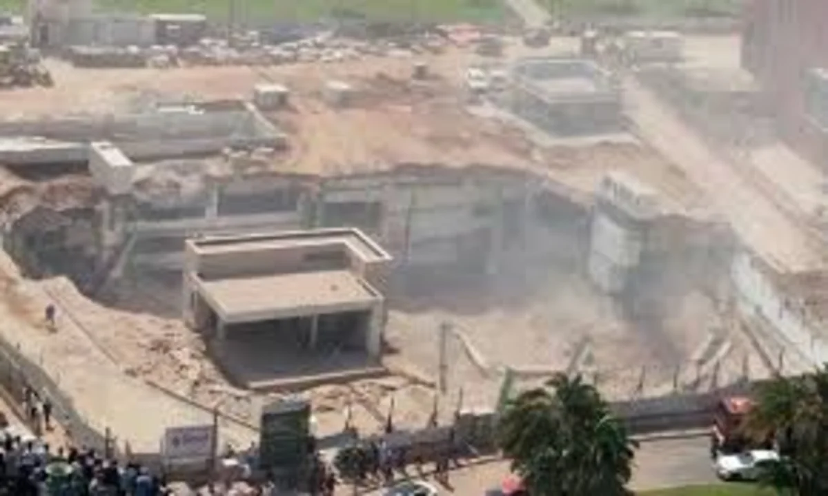 İsraildə tikilməkdə olan bina uçub, 30 nəfər itkin düşüb