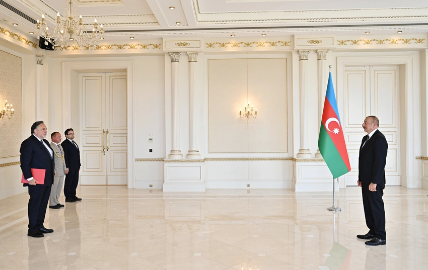 İlham Əliyev Çex Respublikasının yeni səfirinin etimadnaməsini qəbul edib - YENİLƏNİB