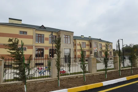 İlham Əliyev Beyləqanda inşa olunan 8 saylı körpələr evi-uşaq bağçasının açılışında iştirak edib