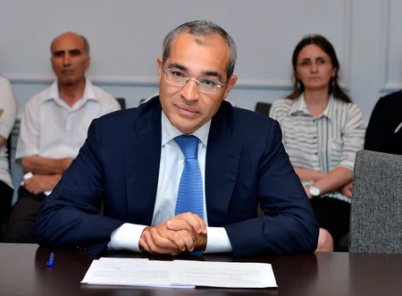 Təhsil naziri olimpiada qalibləri ilə görüşüb
