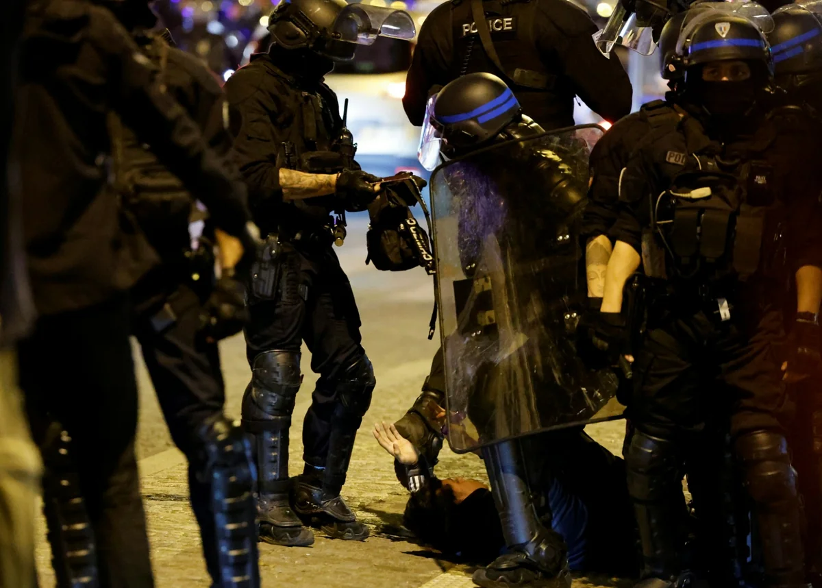 Fransada aksiyalar: son sutkada 157 nəfər saxlanılıb