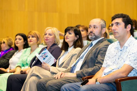 Yelo Bankın dəstəyi ilə UNEC-də forum keçirilib