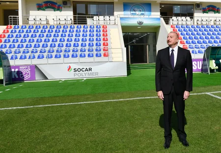 Prezident Sumqayıt şəhər stadionunda yaradılan şəraitlə tanış olub