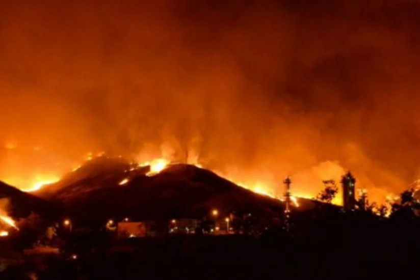 На юге Калифорнии разгорелся крупный лесной пожар